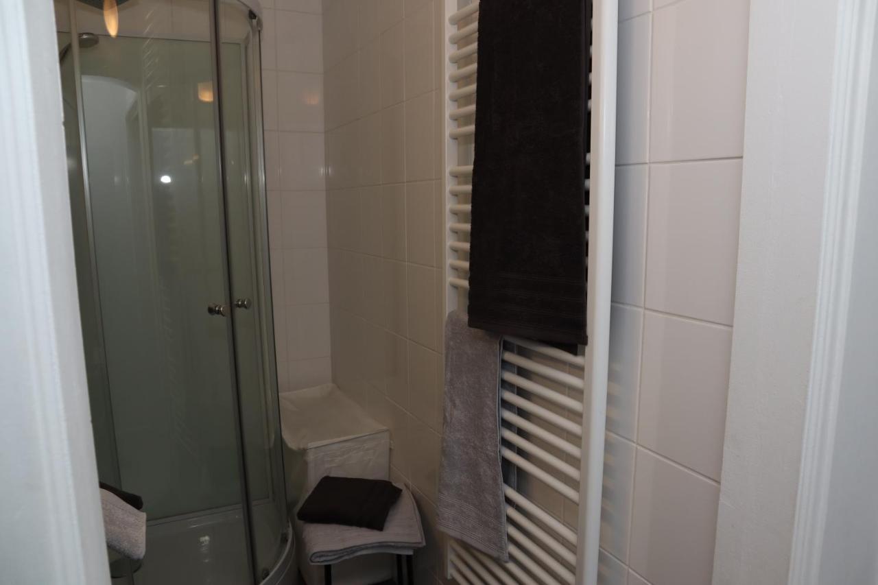 Modern Appartement Met Uniek Zeezicht ก๊กไซเดอ ภายนอก รูปภาพ